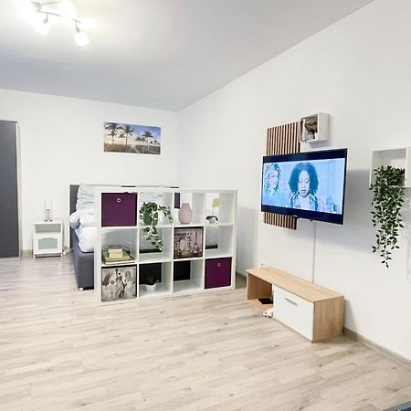 Perfekte 1,5 Wohnung Zentral In Leonberg Gegenueber Einkaufzentrum Esterno foto